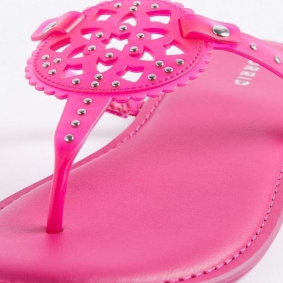 Torrid Sandal Shoes 8 Pink Medallion T Strap Slip On Faux Leather Preppy Hippie - Picture 2 of 12